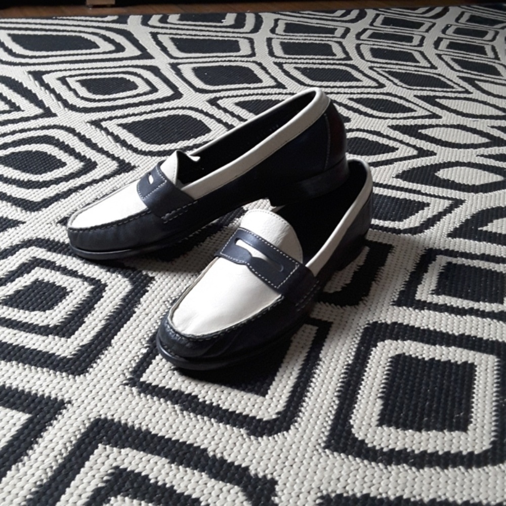 Cole Haan penny loafer navy/white